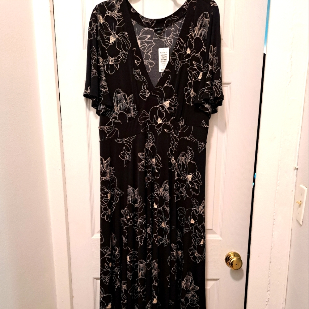 Torrid maxi dress NWT